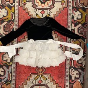 Girls party /holiday day size 2-3